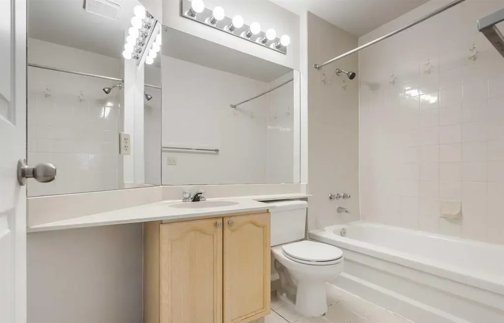 12 Coachway Gardens SW