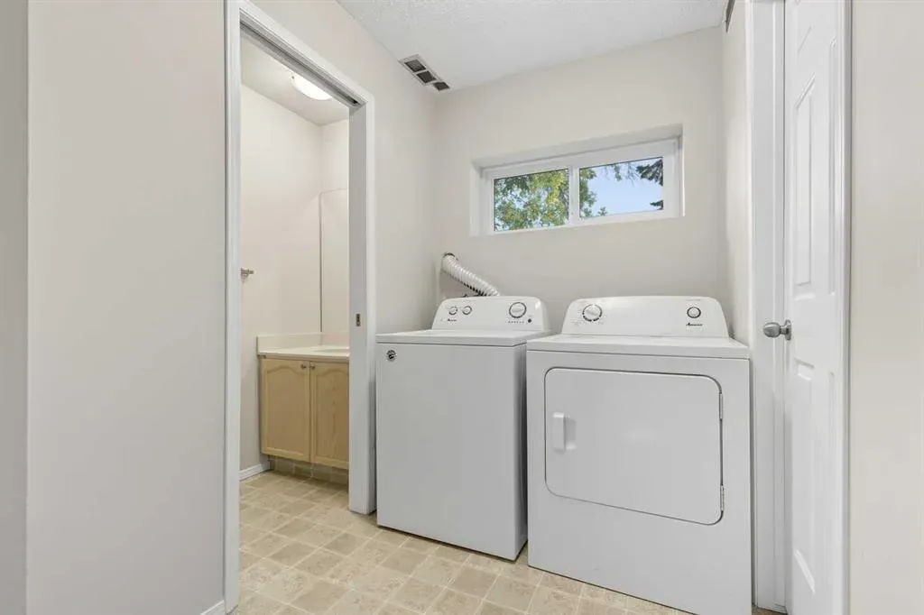 12 Coachway Gardens SW
