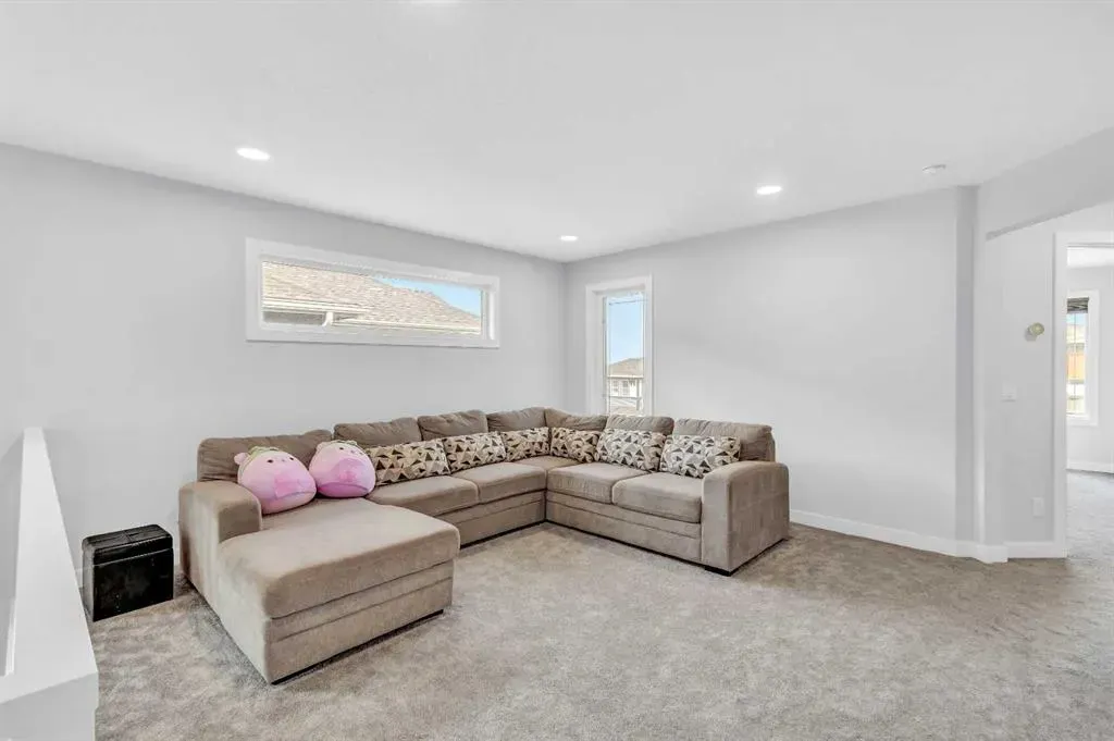 53 Amblehurst Gardens NW