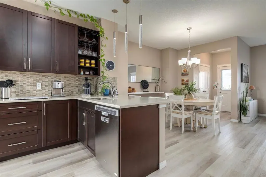 87 Mahogany Grove SE