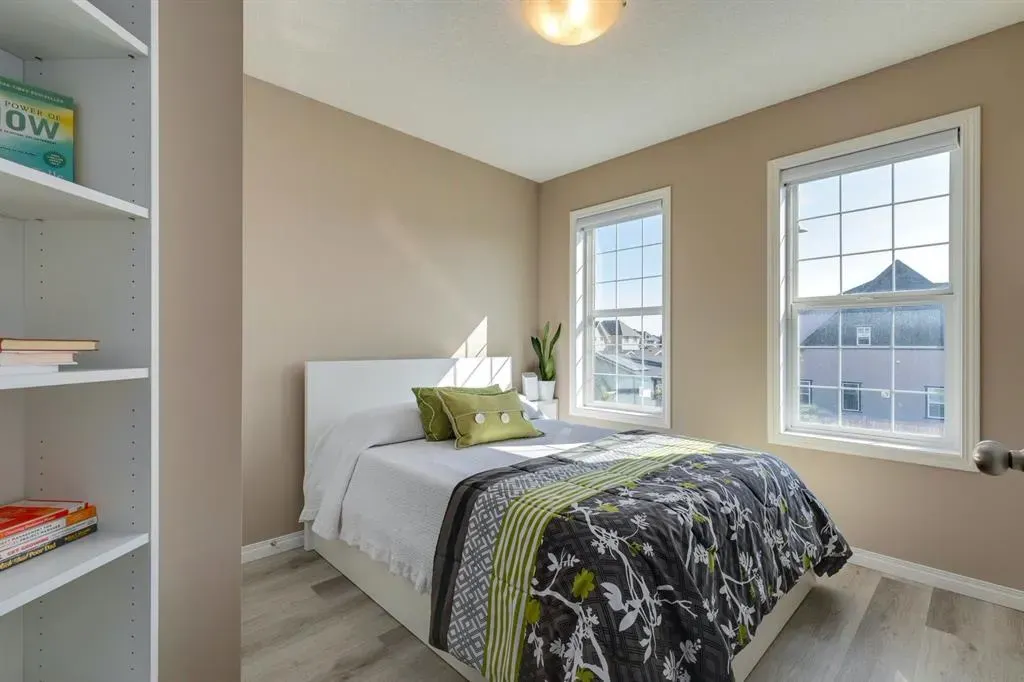 87 Mahogany Grove SE