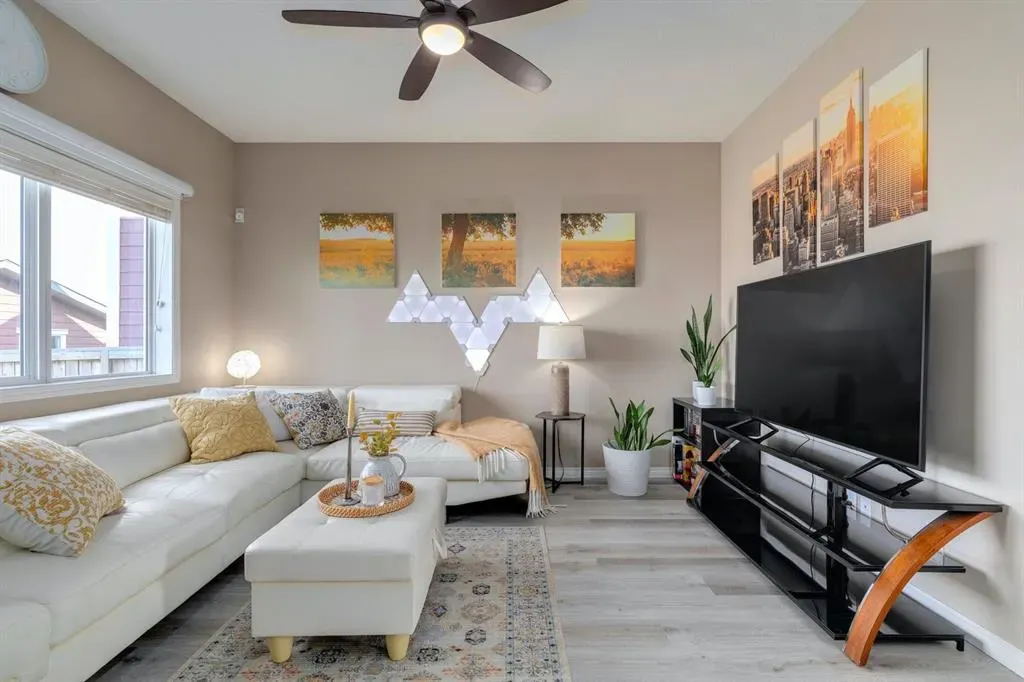 87 Mahogany Grove SE