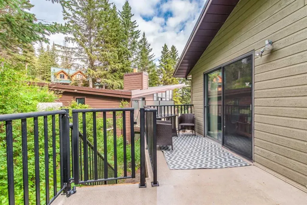 17 Sherwood Crescent