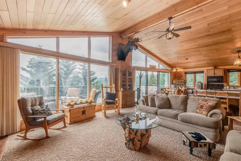 17 Sherwood Crescent