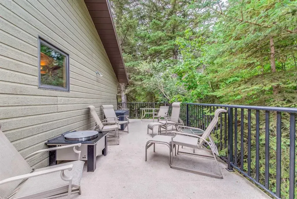 17 Sherwood Crescent