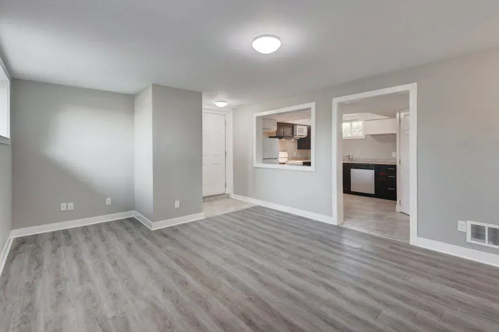 112 Selkirk Drive SW