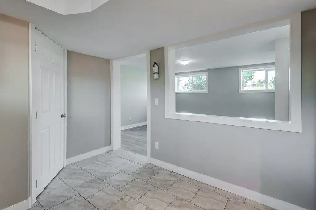 112 Selkirk Drive SW