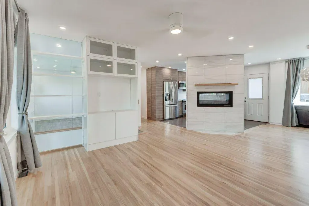 112 Selkirk Drive SW