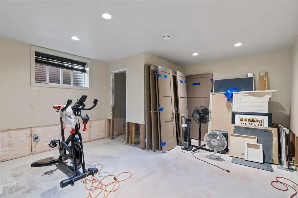 6847 Lawrence Court SW