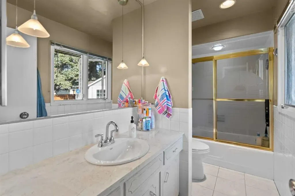 6847 Lawrence Court SW
