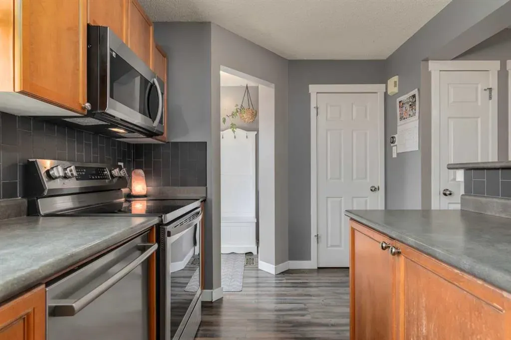 370 Elgin View SE