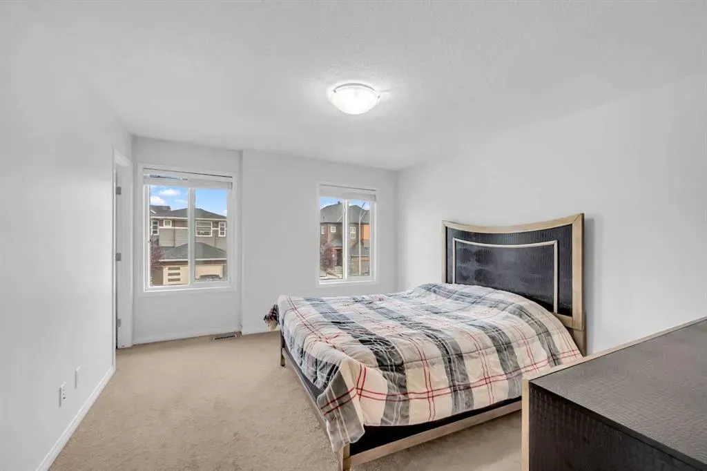35 Savanna Parade NE