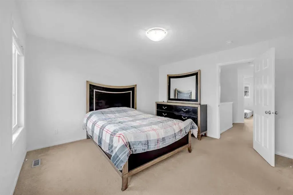 35 Savanna Parade NE