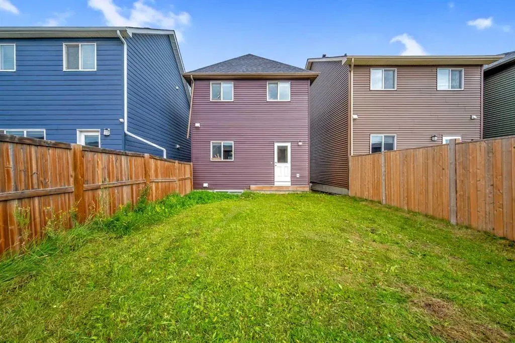 35 Savanna Parade NE