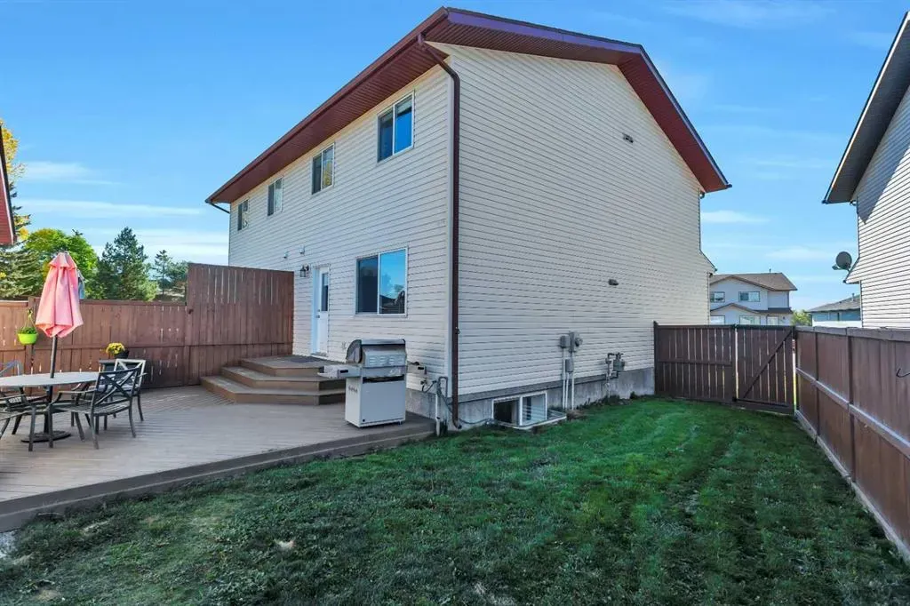 4536 44 Avenue Close