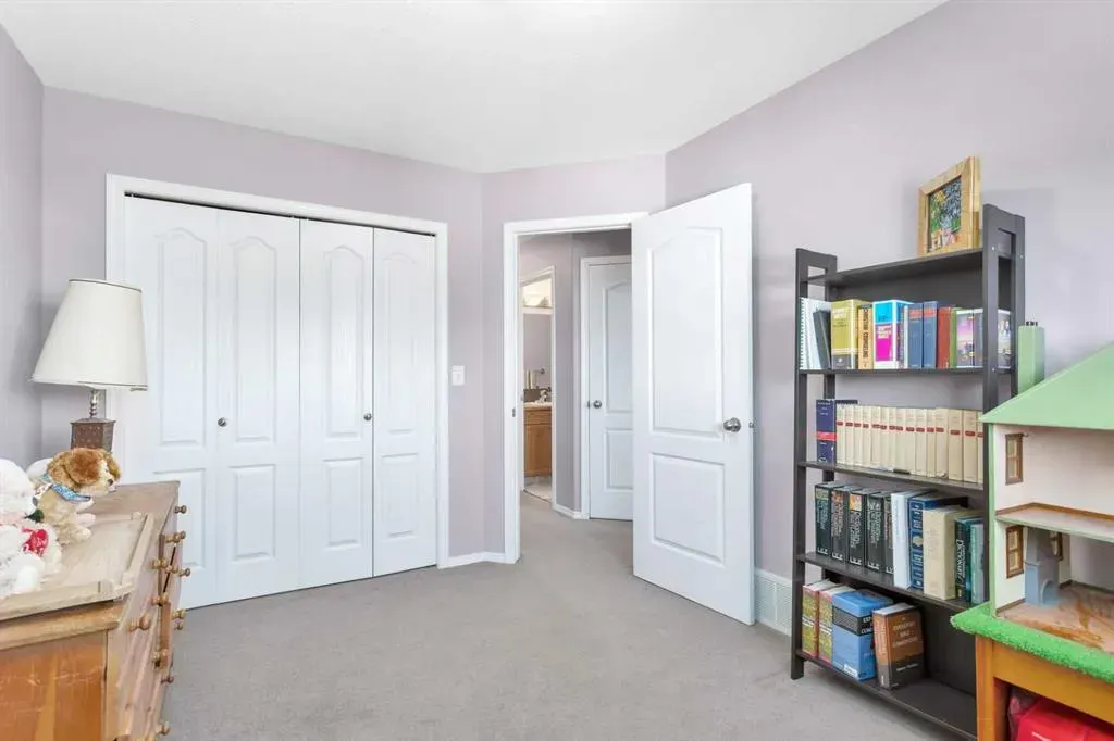 4536 44 Avenue Close