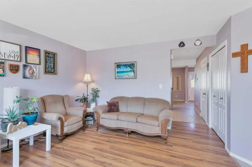 4536 44 Avenue Close