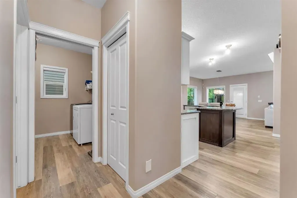 405 Kincora Drive NW