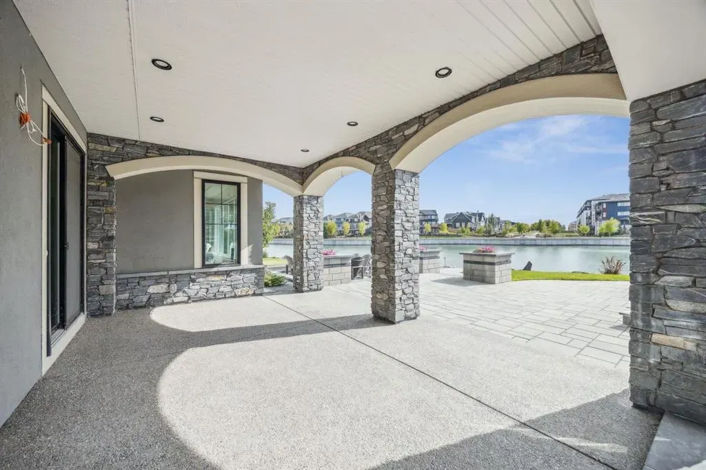 55 Mahogany Island SE