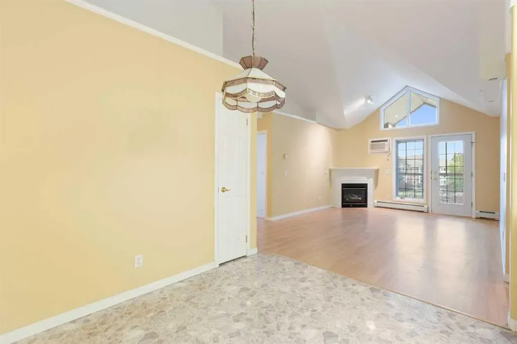6868 Sierra Morena Boulevard SW, #326