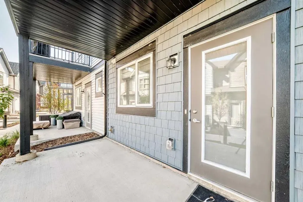 75 Evanscrest Common NW, #106