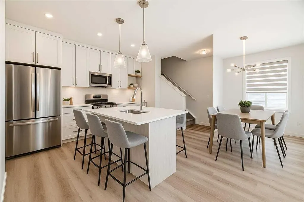 75 Evanscrest Common NW, #106
