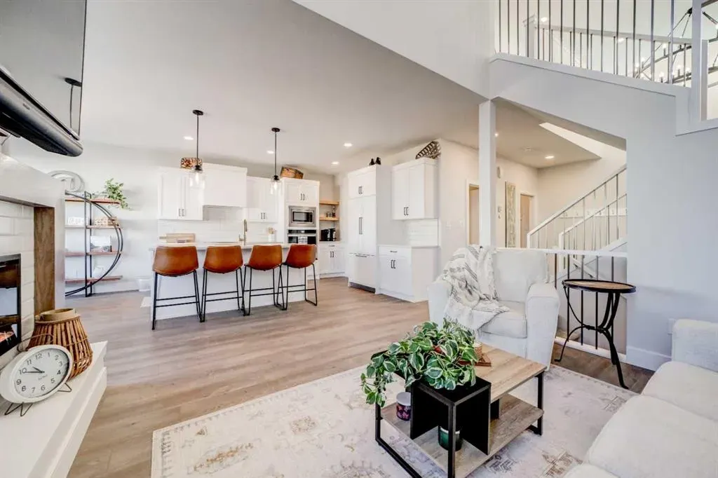 127 Goldenrod Road W
