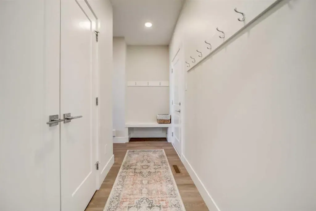 127 Goldenrod Road W