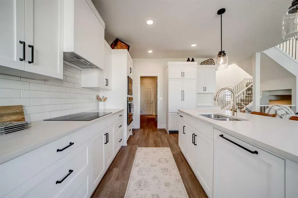 127 Goldenrod Road W