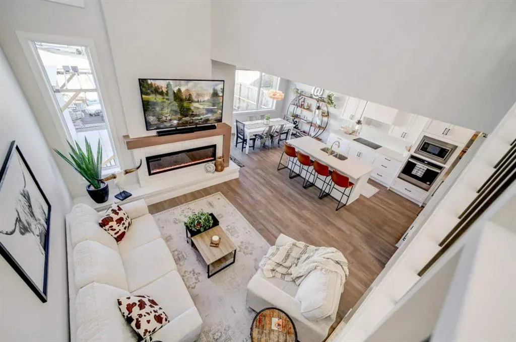 127 Goldenrod Road W
