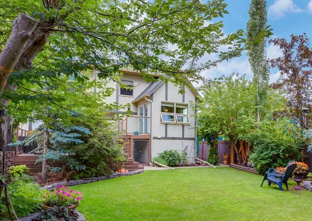 187 Strathaven Circle SW