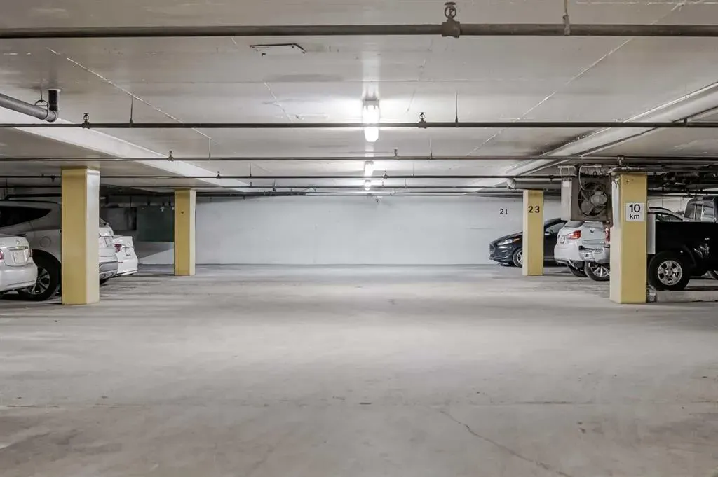 130 25 Avenue SW, #208
