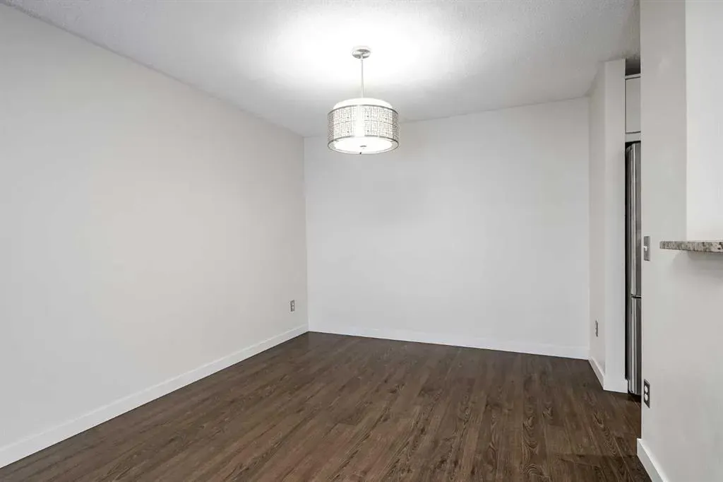 130 25 Avenue SW, #208