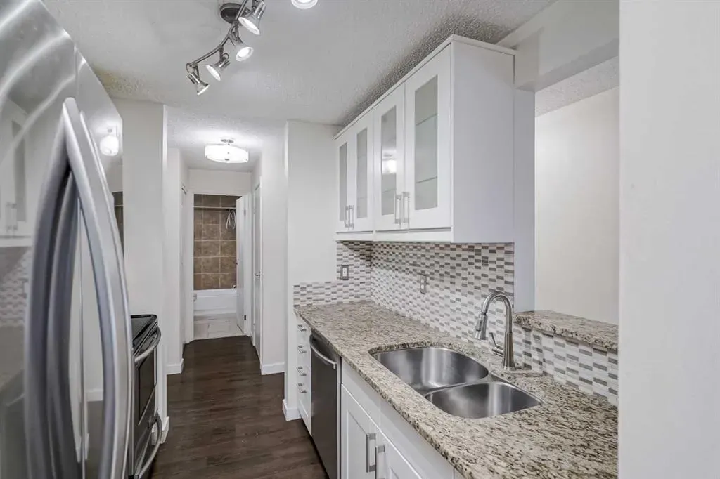130 25 Avenue SW, #208
