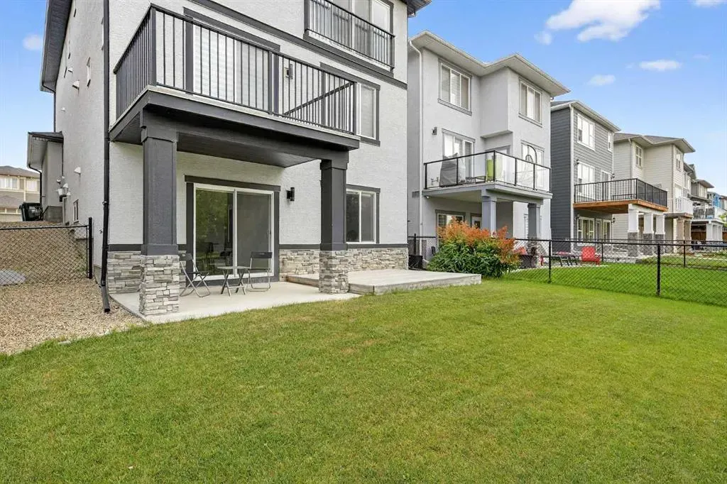 107 Legacy Landing SE