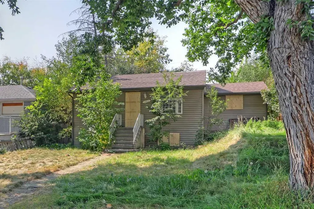 2411 Crestwood Road SE