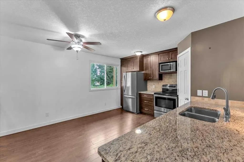 50 8 Avenue SE, #6