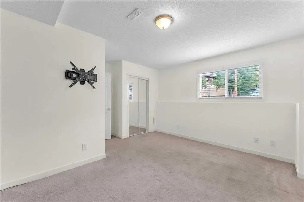 50 8 Avenue SE, #6