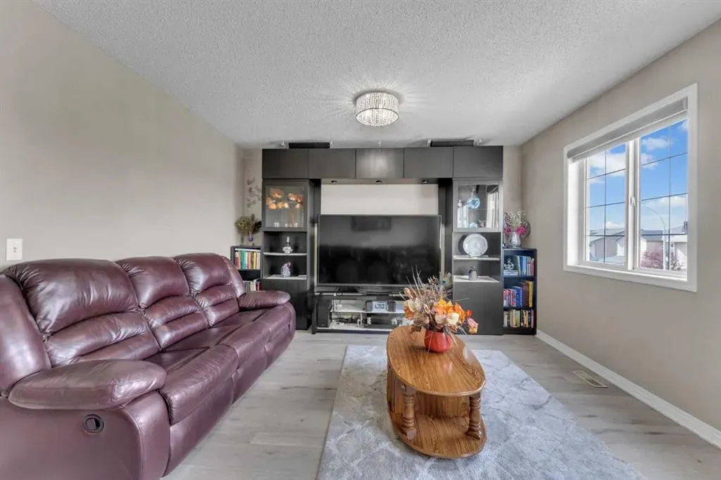 138 Saddlecrest Park NE