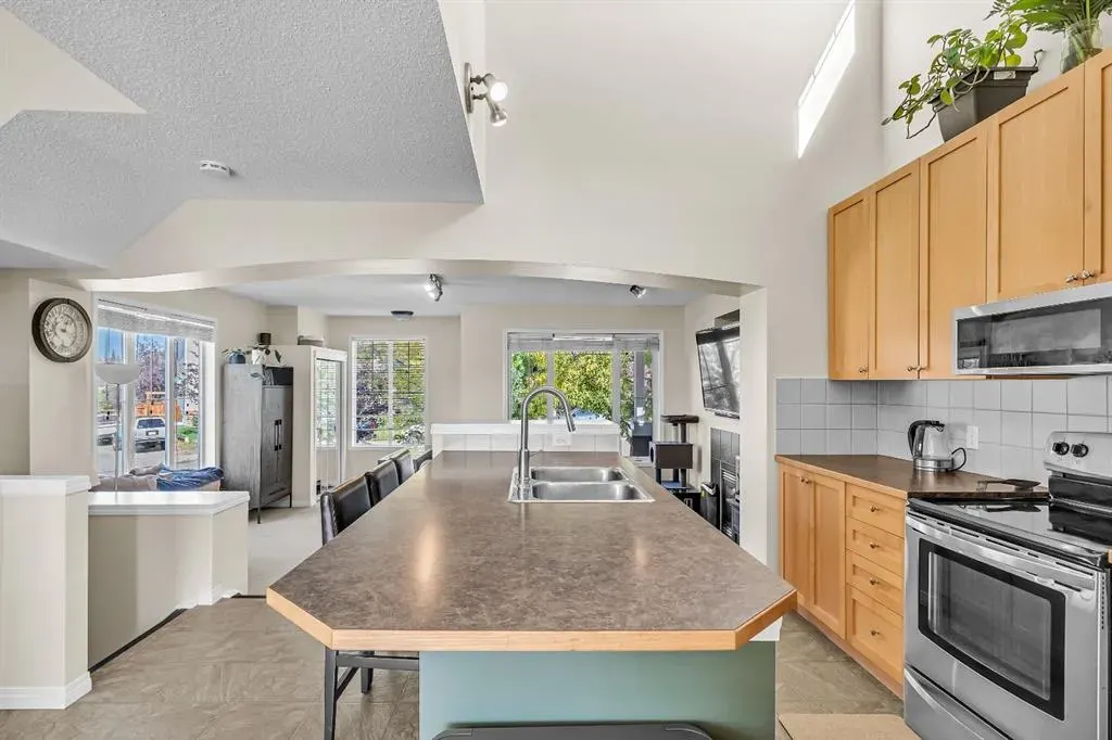 140 Tuscany Ridge Terrace NW
