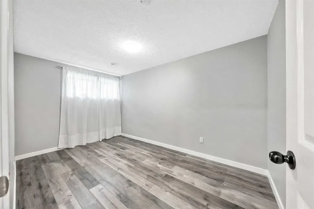 443 Skyview Shores Manor NE