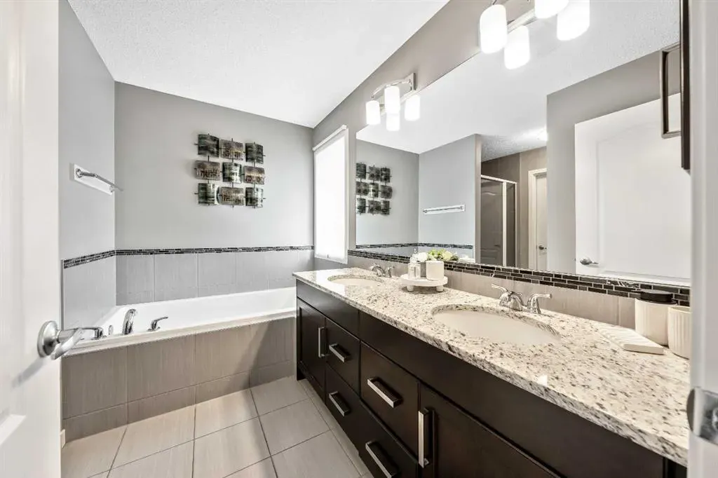 443 Skyview Shores Manor NE