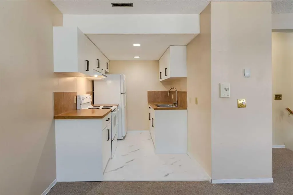 200 Brookpark Drive SW, #221