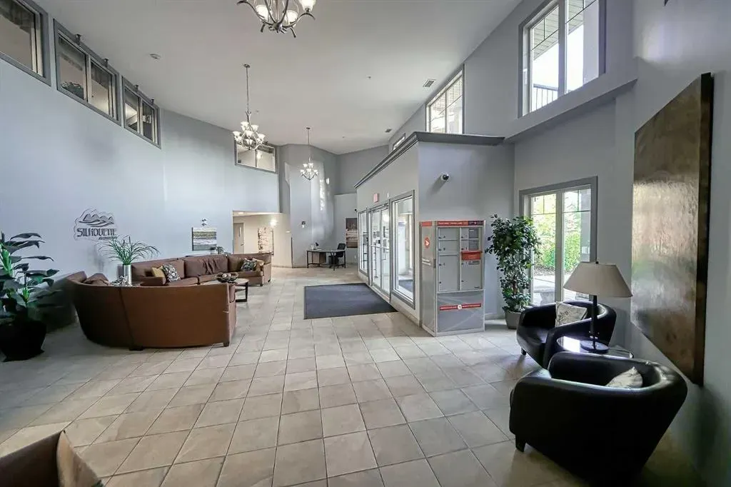 52 Cranfield Link SE, #242