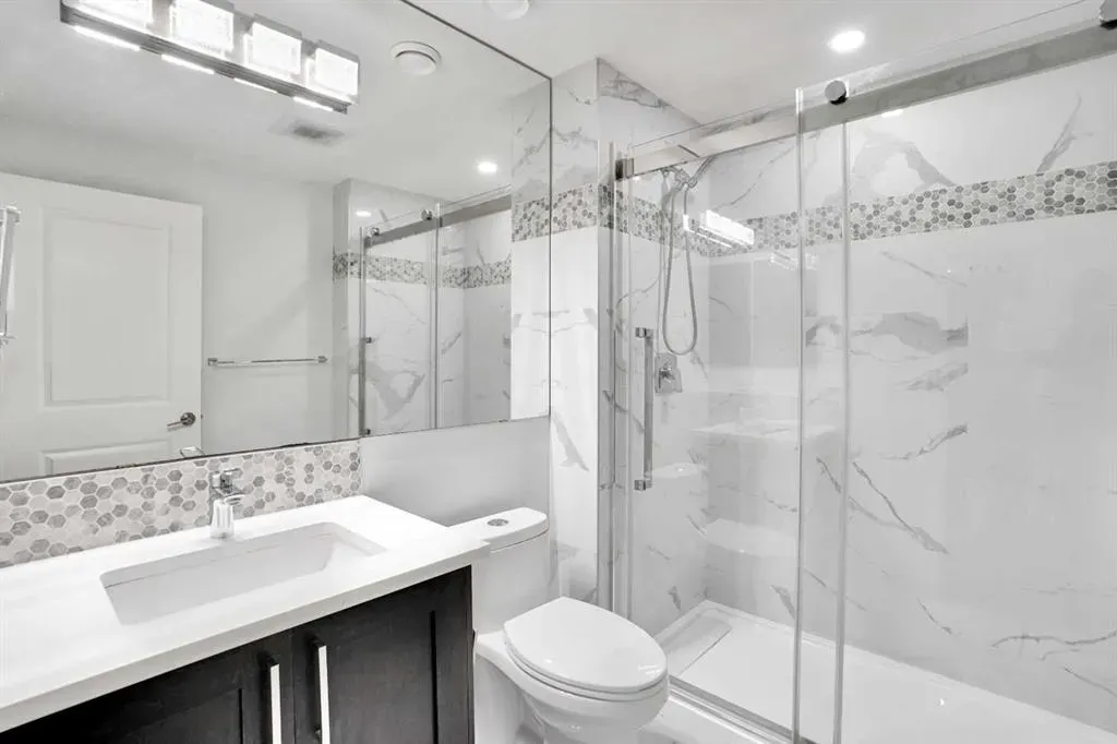 72 Panamount Manor NW