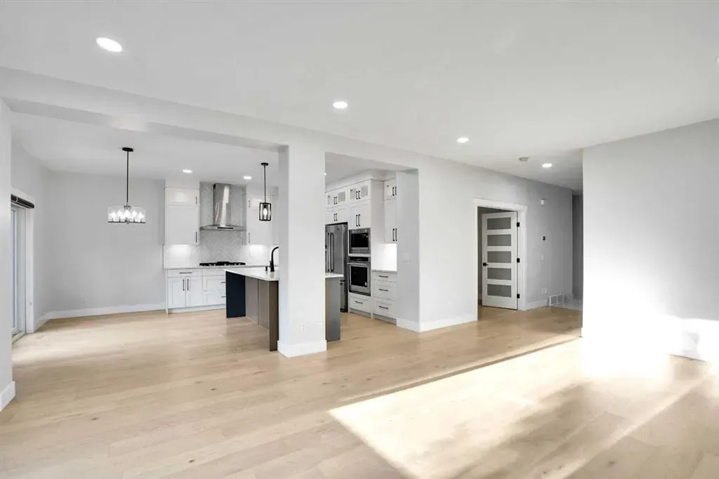 72 Panamount Manor NW