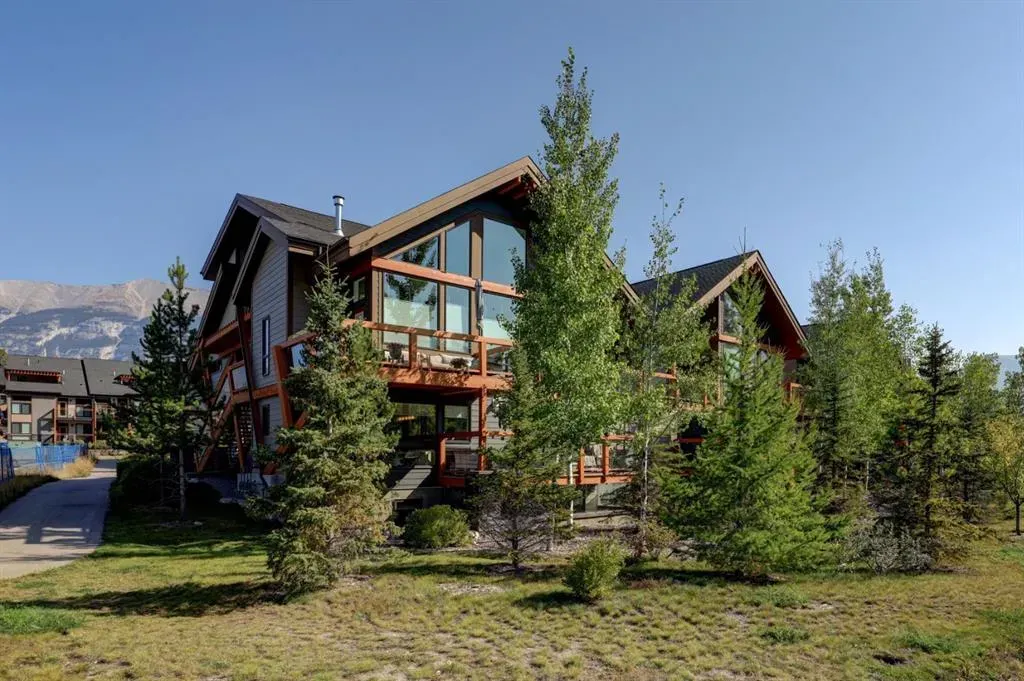 105 Stewart Creek Rise, #803