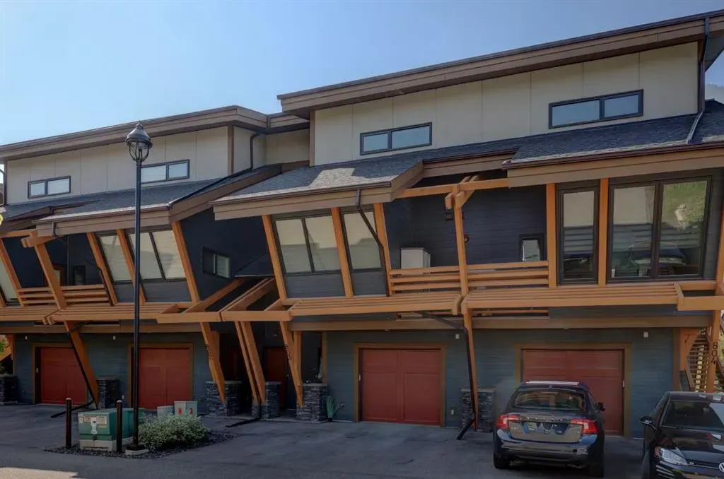 105 Stewart Creek Rise, #803