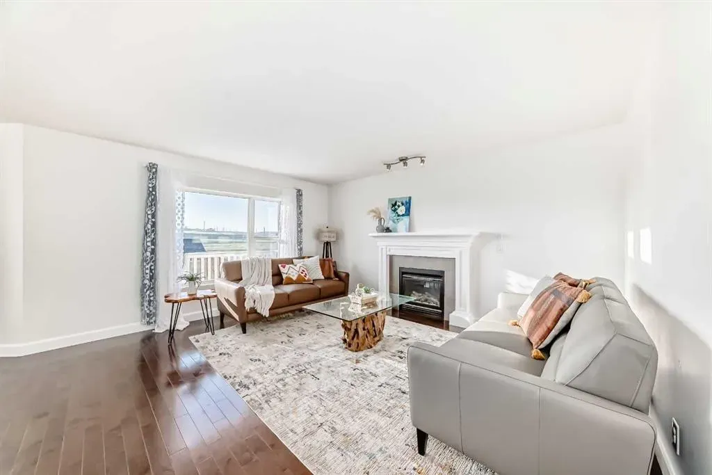 83 Bridlecrest Street SW