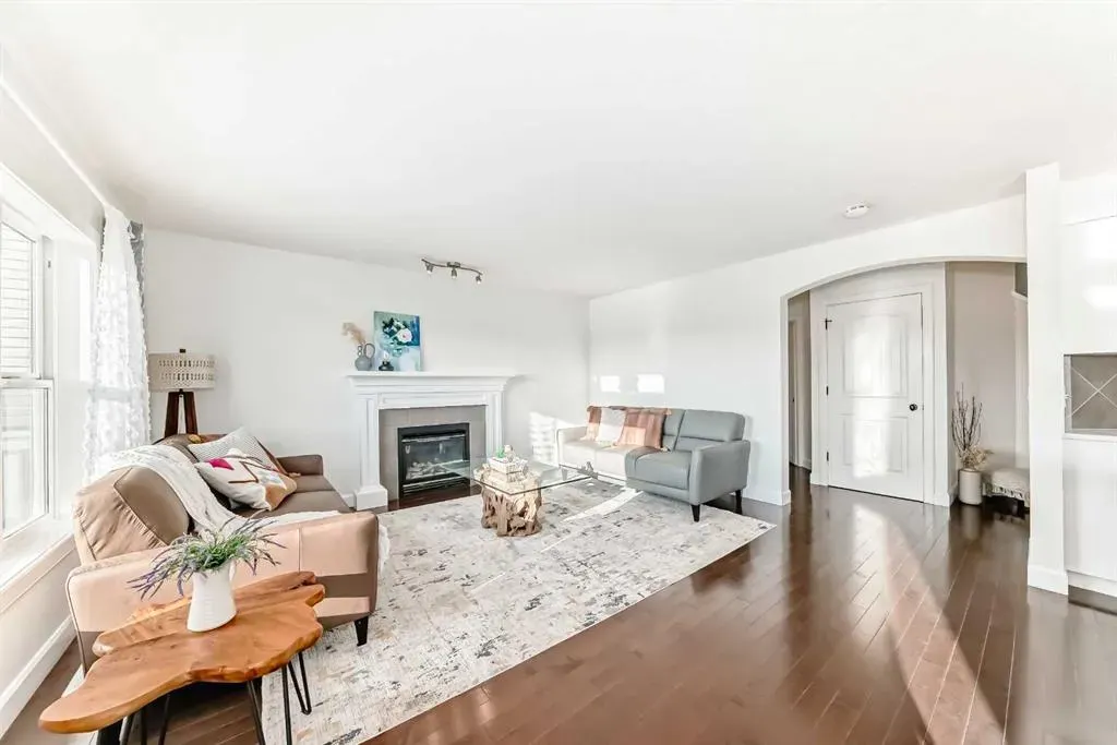 83 Bridlecrest Street SW
